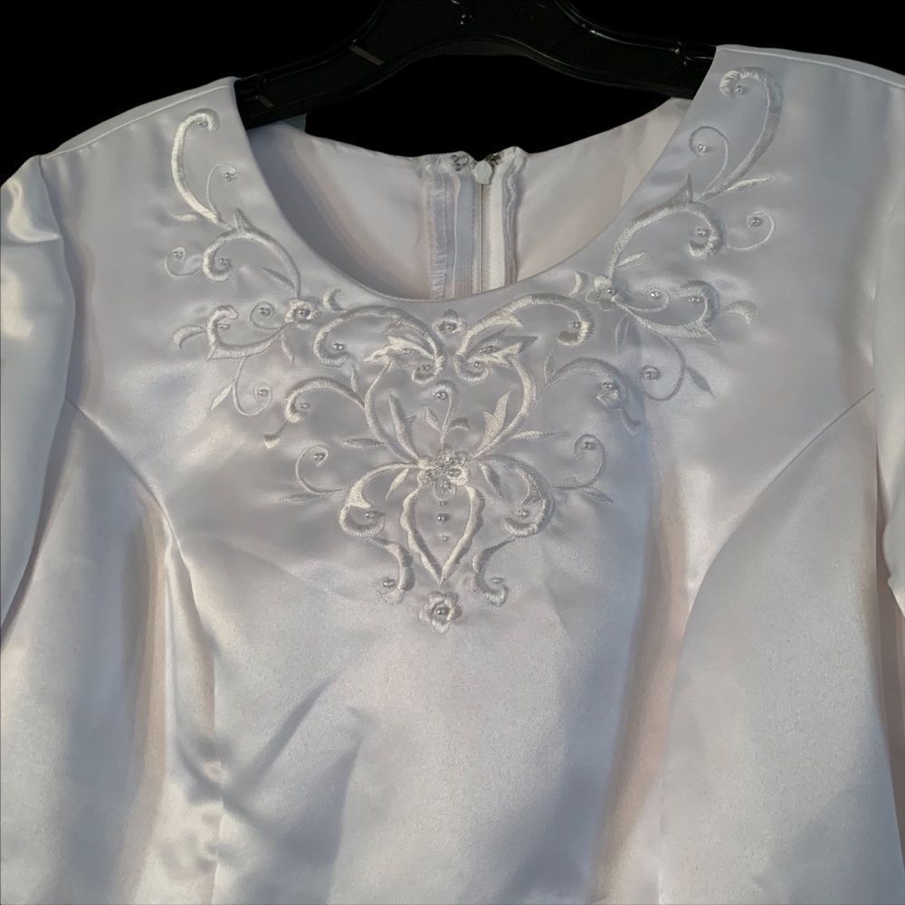 White/Ivory Elegant Wedding Gown Blend of Silk & Satin size 10 - Picture 10 of 14
